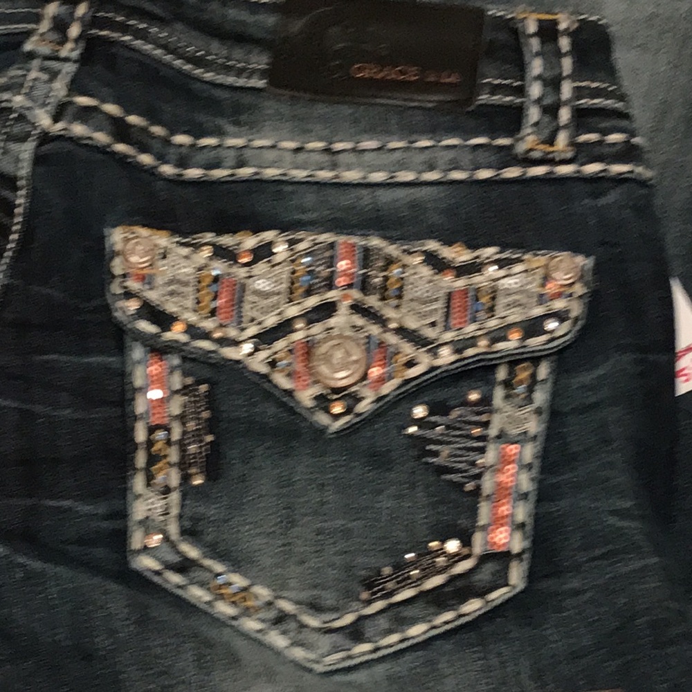 NWT GRACE IN LA FLARE JEANS 29 short hemmed thick stitch gems bling pocket
